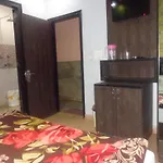 Hotel Raj International Dx In-Front Of Sarai Rohilla Station