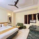 Silvershine Family Hotel- New Delhi