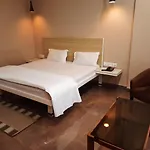 Gautams Motel And Resort