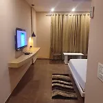 Gautams Motel And Resort