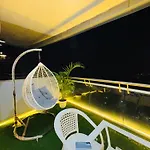 Suncatcher By Royal Reetreat Suite