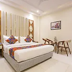 Hotel Worth Newly Bulit - New Delhi