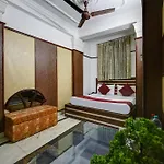 Hotel Hrd - New Delhi Railway Station - Couple Friendly Local Ids Accepted