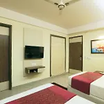 Hotel Suryaa Palace By East End Delhi Airport