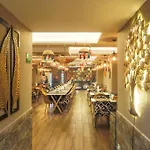 Hotel Suryaa Palace By East End Delhi Airport