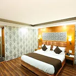 Hotel Plaza Stay Near Igi