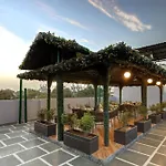 Hotel Uptown - 1Km From Connaught Place
