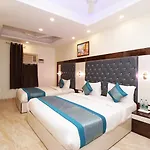 Hotel Pearl Crown