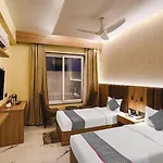 Hotel Ivy Plaza Near Delhi Airport