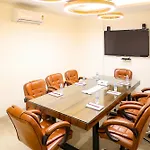 Fabhotel La Paz Stay B&B