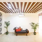 Fabhotel La Paz Stay B&B