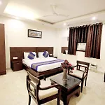 Hotel The Paradise In - Near Karol Bagh Metro Station