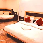 Hotel Shree Guru 3 Minute From New Delhi Railway Station