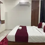 Hotel Pearl Crown