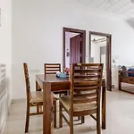 1 Bhk, 2 Bthroms In Vasant Kunj