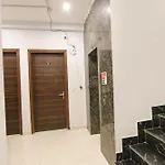 Fabhotel Aerosky Inn - Nr Yashobhoomi Convention Centre