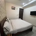 Saket Suites- Near Max Hospital