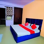 Hotel Happy Residency - Near Saket Metro