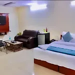 Hotel Happy Residency - Near Saket Metro