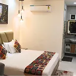 Skymax Hotel