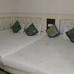 Deluxe Mahesh Inn Near New Delhi Railway Station