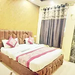 Hotel Green Snapper\'100 M From Delhi University Near Isbt Kashmiri Gate
