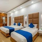 Rahul Palace By Golden Tree Near Metro Station And Ajmal Khan Market