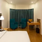 Hotel Pacafic Suite Near Igi Airport