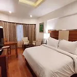 Hotel Pacafic Suite Near Igi Airport