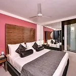 Hotel Atlantes Suites Near Igi Airport