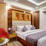 Just Renovated - Hotel Krishna Palace With Parking & Only 2 Mins Walk From Metro