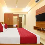 Hotel Golden Tower At Delhi Airport