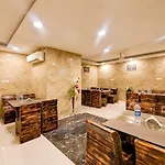 Hotel Rosewood Near Delhi Airport