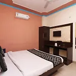 Hotel O Aura Palace Deluxe