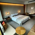 The Atlantiis Suite Near Igi Airport