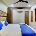 Hotel Airport By Family Stay