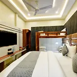 New Frontier - 2 Mins From Old Delhi Railway Station & Chandni Chowk
