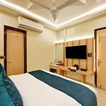 New Frontier - 2 Mins From Old Delhi Railway Station & Chandni Chowk