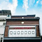 New Frontier - 2 Mins From Old Delhi Railway Station & Chandni Chowk
