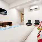 Hotel O Gour Homestay Near Lotus Temple