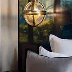 Hotel Heavenwood Suites Near Delhi Airport