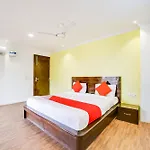Hotel O Carol Garden