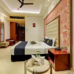 Townhouse Oak Hotel C Pearls