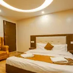 Grand Empire Hotel By R S Group Igi Airport