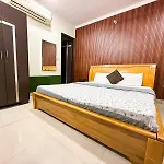 Hotel J Joy - Karol Bagh
