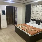 Pari Residency Hotel