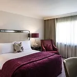 Hotel Linda Suites Near Delhi Airport