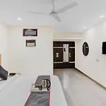 Super Townhouse Patparganj Near Max Super Speciality Hospital