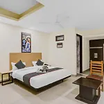Super Townhouse Patparganj Near Max Super Speciality Hospital