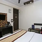 Hotel O Delhi Continental